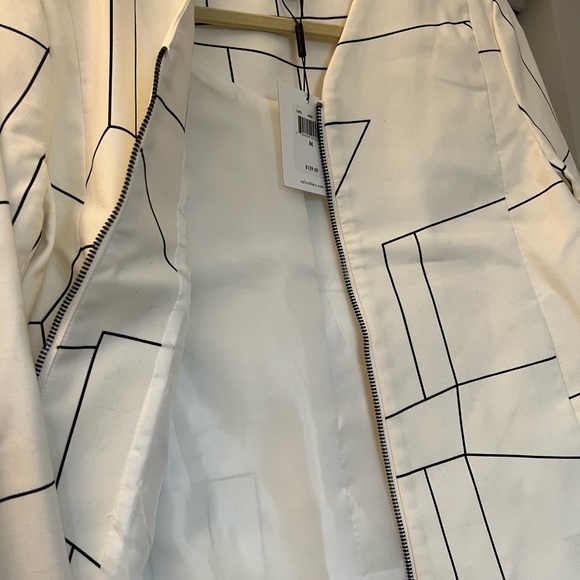 Calvin Klein Crop Blazer - Picture 3 of 5